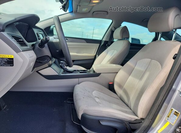 KMHE24L16GA012567 2016 HYUNDAI SONATA Серебряный Вид салона спереди