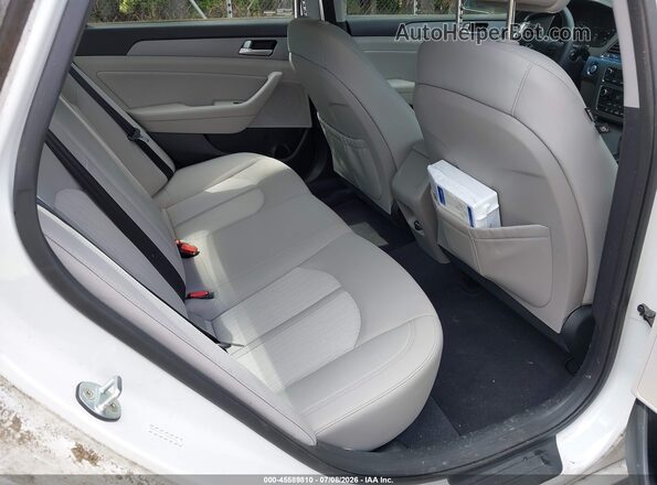 KMHE24L17HA044641 2017 HYUNDAI SONATA HYBRID White Vista de la etiqueta del VIN