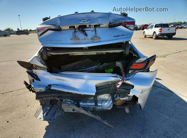 KMHE24L18HA057642 2017 HYUNDAI SONATA Silver Rear view