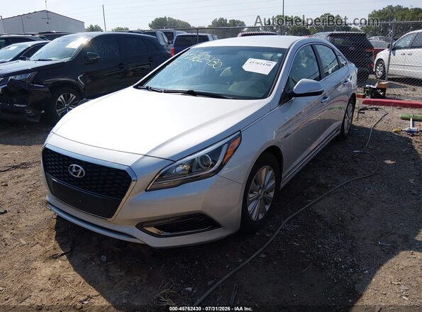 KMHE24L19GA015866 2016 HYUNDAI SONATA HYBRID Silver Vista tres cuartos delantera izquierda