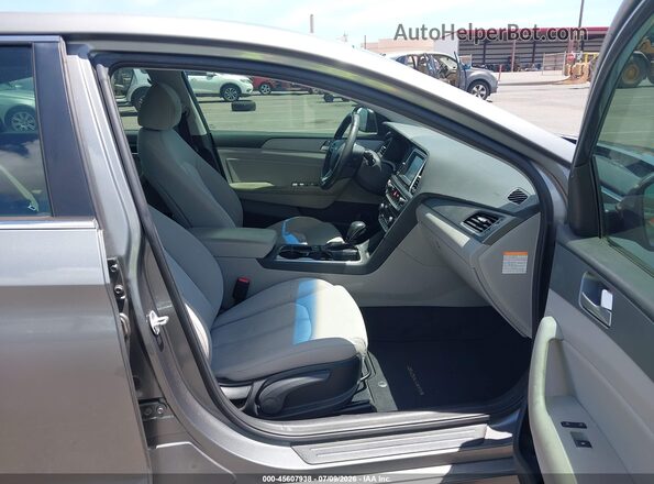 KMHE24L30JA086849 2018 HYUNDAI SONATA HYBRID Silver Widok wnętrza z przodu