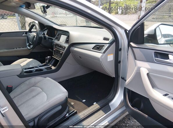 KMHE24L31HA075661 2017 HYUNDAI SONATA HYBRID Silver Widok wnętrza z przodu