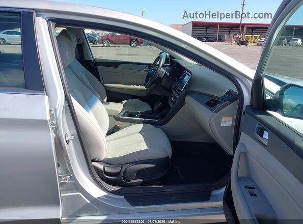 KMHE24L38JA084136 2018 HYUNDAI SONATA HYBRID Silver Widok wnętrza z przodu