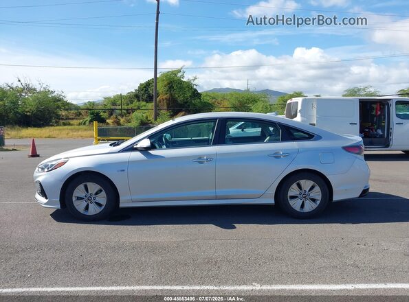 KMHE24L38JA084136 2018 HYUNDAI SONATA HYBRID Silver 