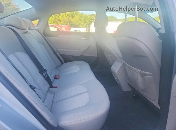 KMHE24L3XKA091199 2019 HYUNDAI SONATA Silver Widok tylnych siedzeń