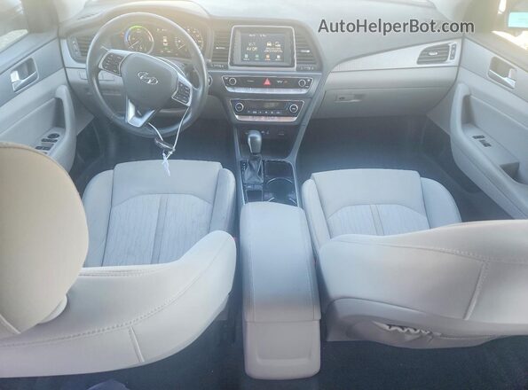 KMHE24L3XKA091199 2019 HYUNDAI SONATA Silver Widok deski rozdzielczej