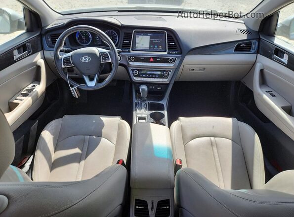 KMHE34L33KA092773 2019 HYUNDAI SONATA Silver Widok deski rozdzielczej