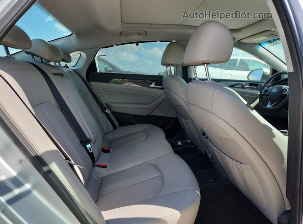 KMHE34L33KA092773 2019 HYUNDAI SONATA Silver Widok tylnych siedzeń