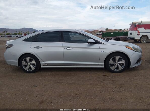 KMHE34L34HA077286 2017 HYUNDAI SONATA HYBRID Silver Rear interior view