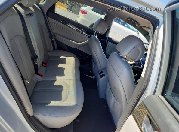 KMHE34L37HA072499 2017 HYUNDAI SONATA Silver Vista de los asientos traseros