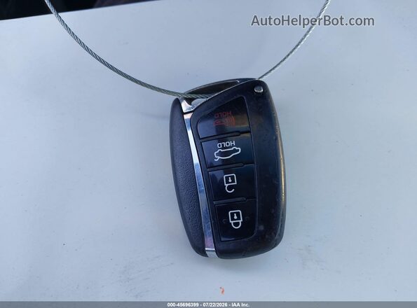 KMHFG4JG0GA501141 2016 HYUNDAI AZERA White Vista del salpicadero