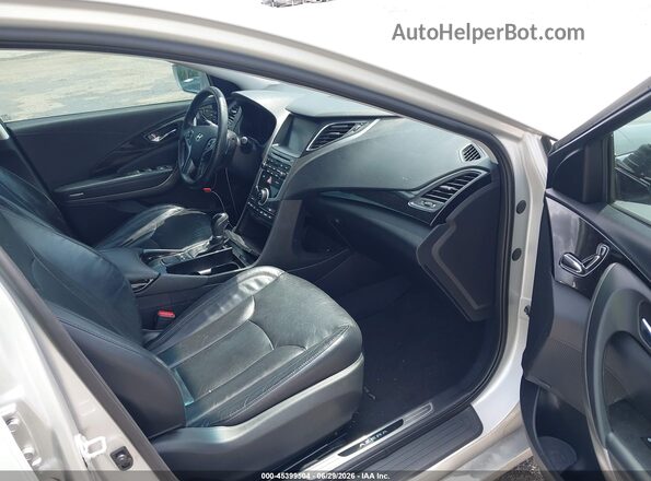 KMHFH4JG8HA583490 2017 HYUNDAI AZERA Silver Widok wnętrza z przodu