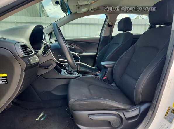 KMHH35LE7JU058126 2018 HYUNDAI ELANTRA Белый Вид салона спереди