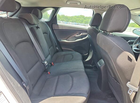 KMHH35LE7JU058126 2018 HYUNDAI ELANTRA Белый Вид задних сидений