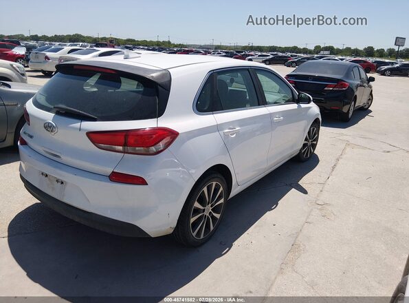 KMHH35LE7JU063729 2018 HYUNDAI ELANTRA GT Белый Задняя правая четверть