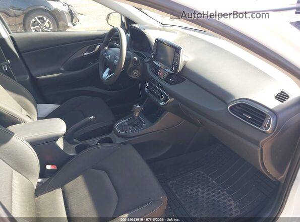 KMHH35LE8JU066980 2018 HYUNDAI ELANTRA GT White Вид салону спереду
