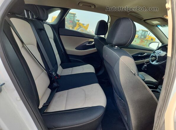 KMHH35LE8JU068373 2018 HYUNDAI ELANTRA White Rear seats view