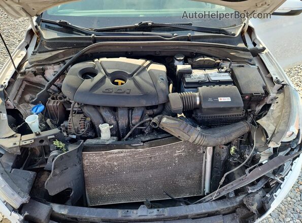 KMHH35LE8JU068373 2018 HYUNDAI ELANTRA White Rear interior view