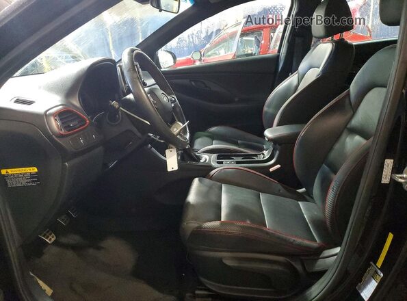KMHH55LC1LU120065 2020 HYUNDAI ELANTRA Черный Вид салона спереди