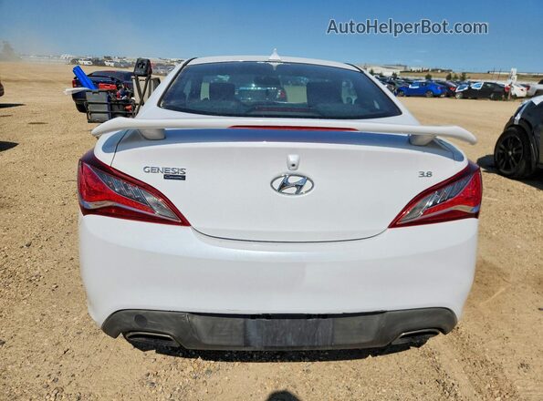 KMHHU6KJ0GU131525 2016 HYUNDAI GENESIS White უკანა ხედი