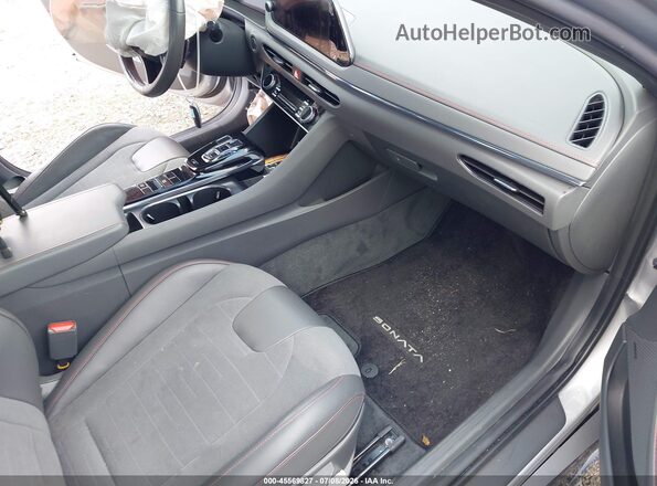 KMHL14JC0PA308411 2023 HYUNDAI SONATA Серебряный Вид салона спереди