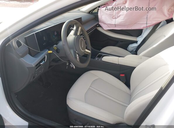 KMHL64JA0TA536337 2026 HYUNDAI SONATA White Widok wnętrza z przodu