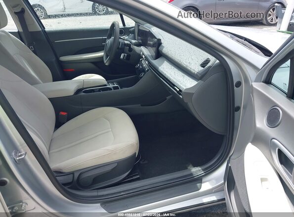 KMHL64JA6SA452229 2025 HYUNDAI SONATA Silver წინა სალონის ხედი