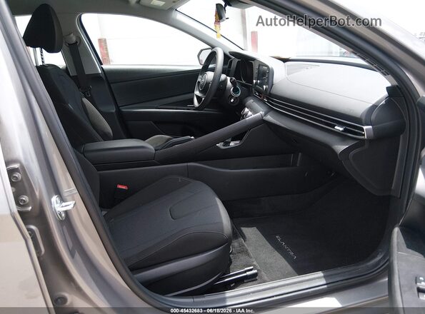 KMHLL4AG2PU545204 2023 HYUNDAI ELANTRA Gray წინა სალონის ხედი