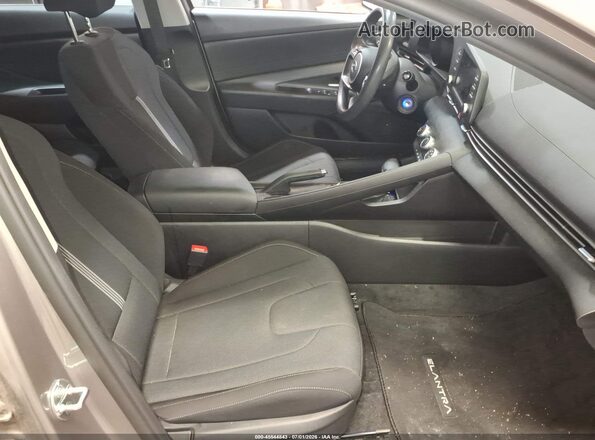 KMHLL4AG7PU550088 2023 HYUNDAI ELANTRA Gray Вид салону спереду