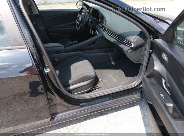KMHLL4AG8PU574724 2023 HYUNDAI ELANTRA Black Widok wnętrza z przodu
