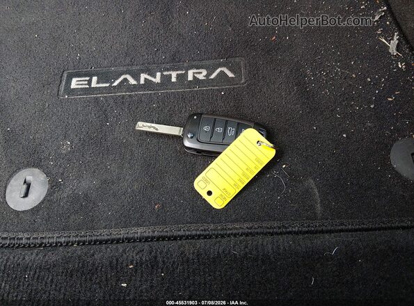 KMHLL4AG8PU574724 2023 HYUNDAI ELANTRA Black Widok deski rozdzielczej