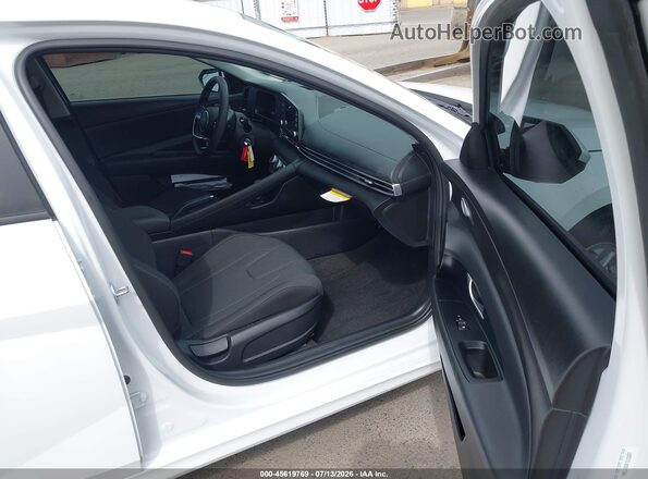 KMHLL4DG0TU131697 2026 HYUNDAI ELANTRA White Սալոնի դիմացի տեսք