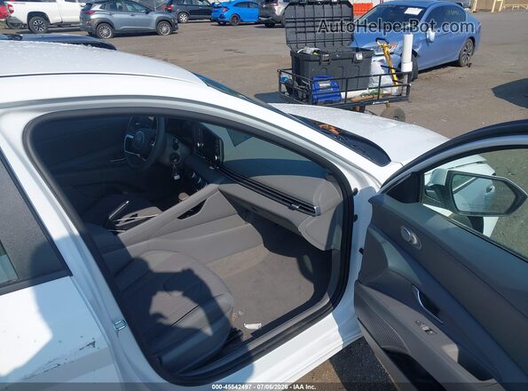 KMHLL4DG0TU222596 2026 HYUNDAI ELANTRA White წინა სალონის ხედი