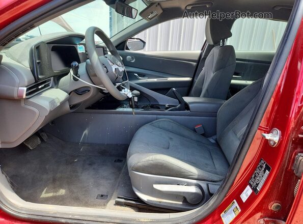 KMHLL4DG1RU828241 2024 HYUNDAI ELANTRA Red Вид салону спереду