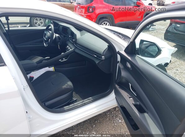 KMHLL4DG1TU207203 2026 HYUNDAI ELANTRA White Widok wnętrza z przodu