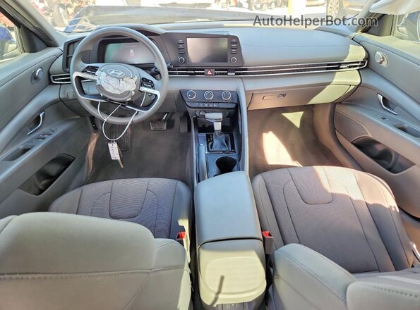 KMHLL4DG2RU744543 2024 HYUNDAI ELANTRA Синий Вид панели приборов