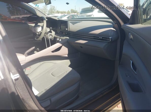 KMHLL4DG2SU911893 2025 HYUNDAI ELANTRA Серый Вид салона спереди