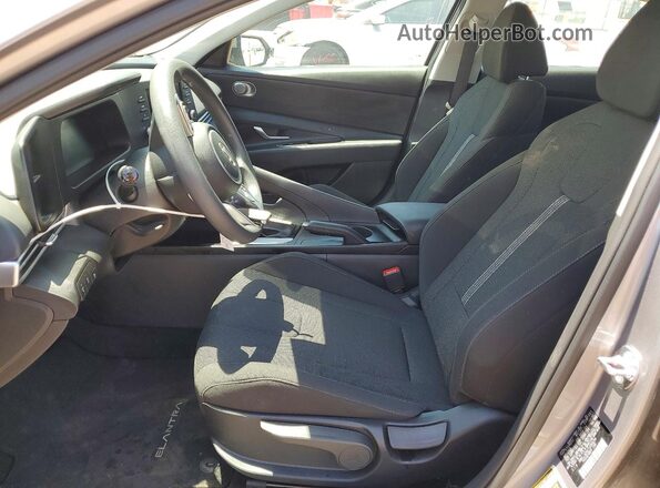 KMHLL4DG2TU099254 2026 HYUNDAI ELANTRA Silver Вид салону спереду