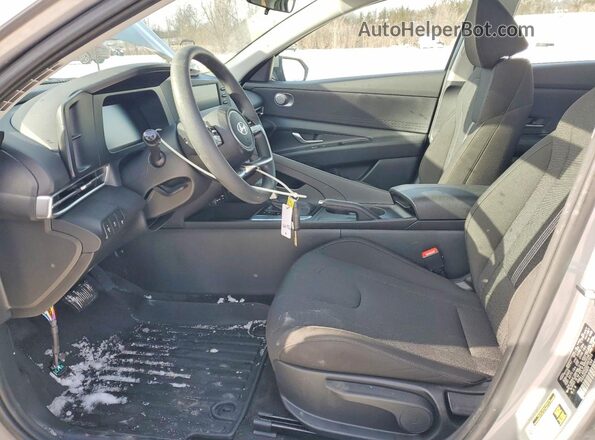 KMHLL4DG3SU087015 2025 HYUNDAI ELANTRA Silver Սալոնի դիմացի տեսք