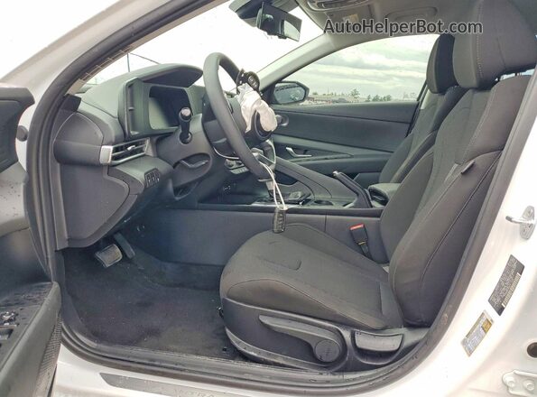 KMHLL4DG3TU141317 2026 HYUNDAI ELANTRA White წინა სალონის ხედი