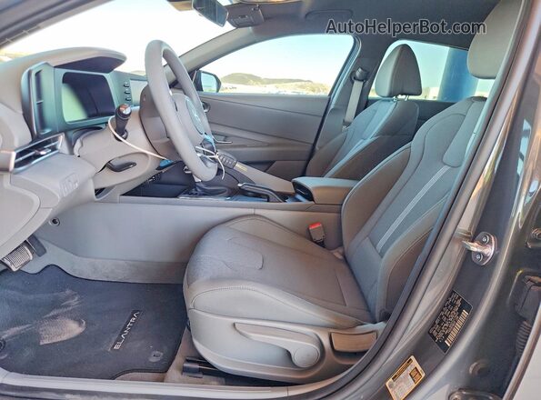 KMHLL4DG3TU179453 2026 HYUNDAI ELANTRA Gray Vista interior delantera