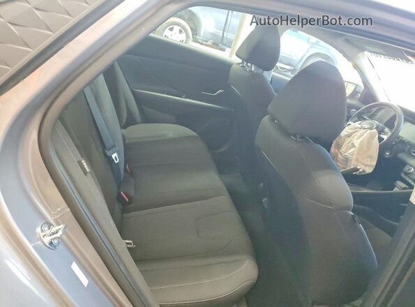 KMHLL4DG4RU667948 2024 HYUNDAI ELANTRA Silver Widok tylnych siedzeń