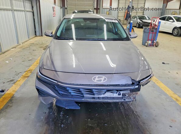 KMHLL4DG4RU667948 2024 HYUNDAI ELANTRA Silver Widok z przodu