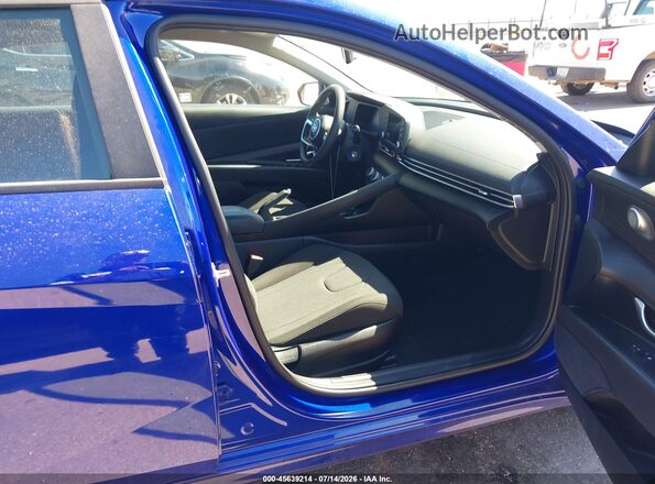 KMHLL4DG4RU702682 2024 HYUNDAI ELANTRA Синий Вид салона спереди
