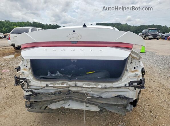 KMHLL4DG5RU658689 2024 HYUNDAI ELANTRA White Widok z tyłu