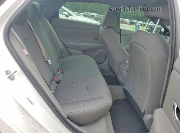 KMHLL4DG5RU658689 2024 HYUNDAI ELANTRA White Widok tylnych siedzeń