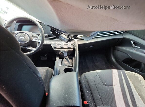 KMHLL4DG5SU865864 2025 HYUNDAI ELANTRA White Widok deski rozdzielczej