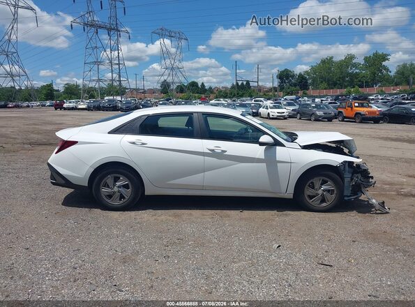 KMHLL4DG5SU978729 2025 HYUNDAI ELANTRA White უკანა სალონის ხედი