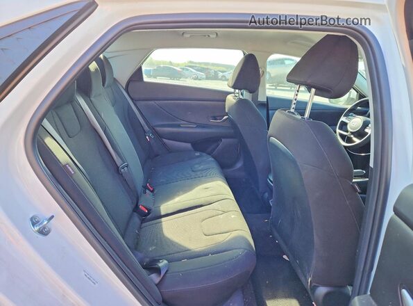KMHLL4DG5TU110392 2026 HYUNDAI ELANTRA White Вид задніх сидінь