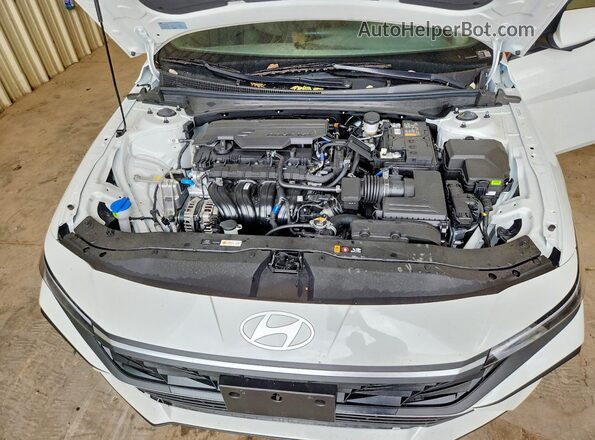 KMHLL4DG5TU221959 2026 HYUNDAI ELANTRA White Vista interior trasera